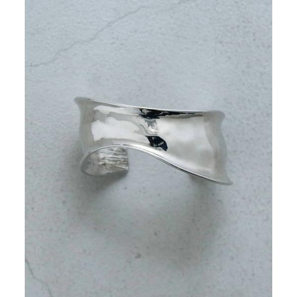 LANVIN en Bleu / ランバン オン ブルー ウェーブラインメタルバングル