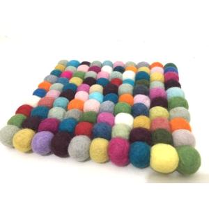 最安値挑戦中★スクエアカラフルポコポコフエルト鍋敷き18×18cm 四角 なべ敷き カラフルポップフ...