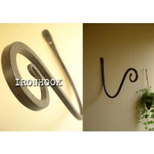 シンプルなアイアンフック　帽子バッグ掛けに　フレンチアンティーク風ハンガーブラケットフック雑貨通販