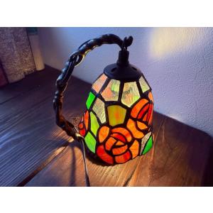 ★LED電球付き！アンティーク調ステンドグラス吊型テーブルランプ　バラ　クリア　口径E12レトロ大正...