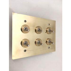 最安値挑戦中★真鍮 6口トグルスイッチカバー◎プレート レトロオシャレな壁スイッチ♪ アンティークシ...