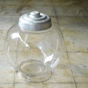 ふるいガラスの菓子瓶・地球瓶 HK-a-03253 / 古道具 駄菓子瓶 ガラス瓶 アンティーク シ...