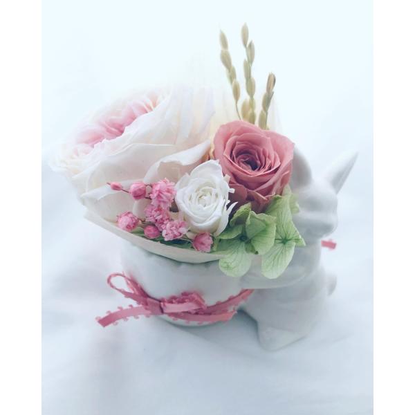 プリザーブドフラワー/手のひらサイズのミニ白うさぎさんの花の宅配便