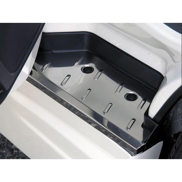 フロントステップカバー 200系ハイエース セカンドハウス【ヴォーグ/VOGUE】