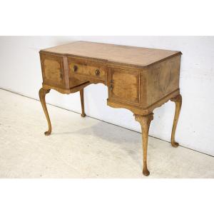 sb-8　1970年代 イギリス製 ヴィンテージ　ウォルナット材　クイーンアンスタイル　サイドボード...