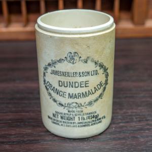 イギリスアンティーク珍品ミニチュアサイズのダンディーマーマレード陶器5.3cm イギリス DUNDEE ダンディー マーマレード 陶器製のジャー