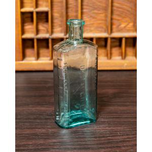 アンティーク エンボス文字入り ガラスボトル 高さ18.5cm 瓶 一輪挿し