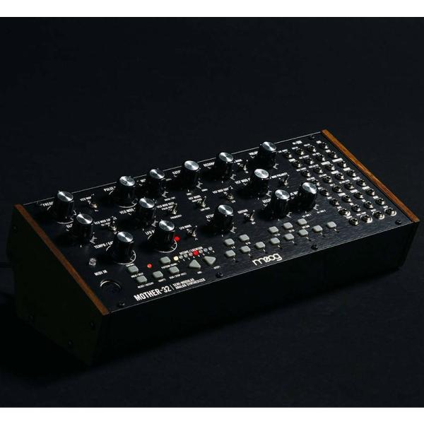 moog Mother-32 Semi-Modular Analog Synthesizer  (新...