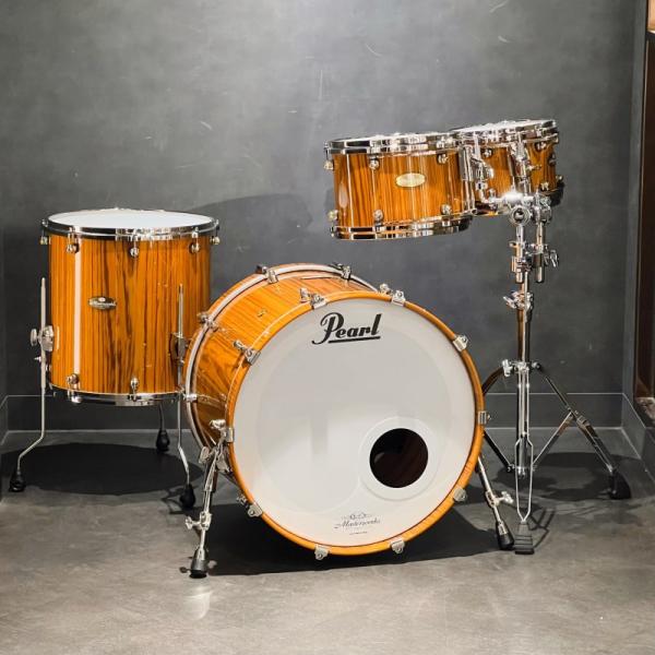 Pearl Masterworks 4pc Drum Kit [BD22，FT16，TT12，TT1...