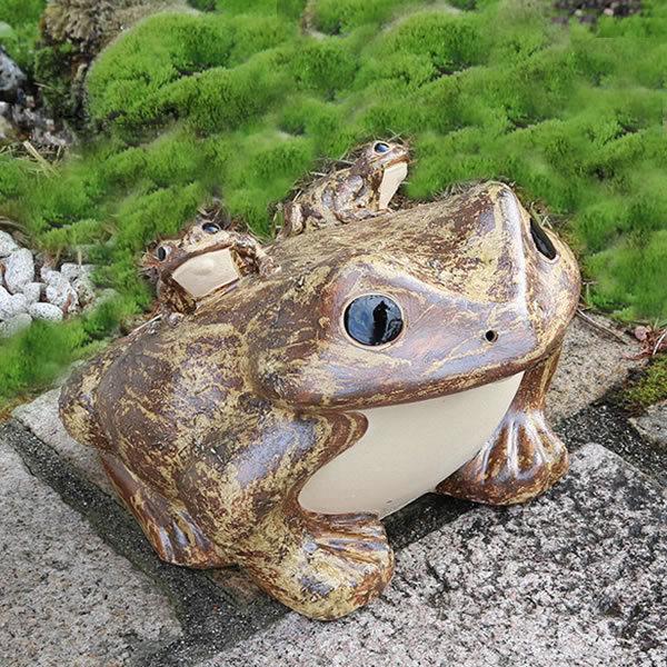 信楽焼 蛙 置物 かえる 陶器 縁起物 かわいい カエル おしゃれ ギフト 玄関 インテリア 庭 新...