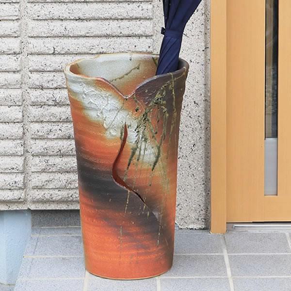 傘立て 陶器 おしゃれ 信楽焼 かさたて 和風 傘入れ モダン 緋色 玄関 新築祝 スリム ギフト ...