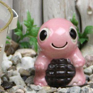 信楽焼 ミニ亀 ピンク 長寿にご利益がある亀  縁起物のかめ置物 陶器カメ　しがらき 庭 おきもの ...