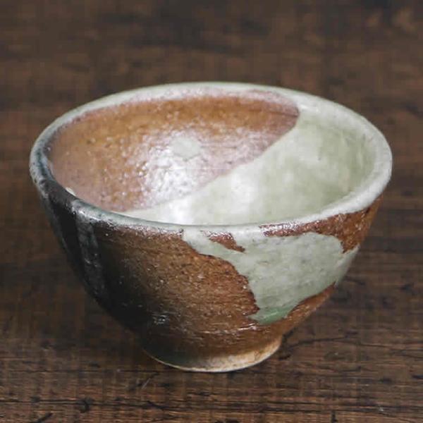 信楽焼 ぐい呑み 80ml（満水時）お猪口 酒器 和食器 日本製 おちょこ カップ 食器 お酒 焼酎...