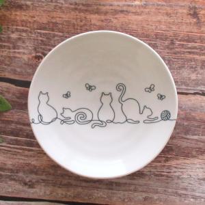 小皿 取り皿 16cm 猫柄 ねこ 軽い皿 プレート 美濃焼 日本製 軽量磁器 食洗機対応 電子レンジ対応 ケーキ皿 サラダ皿