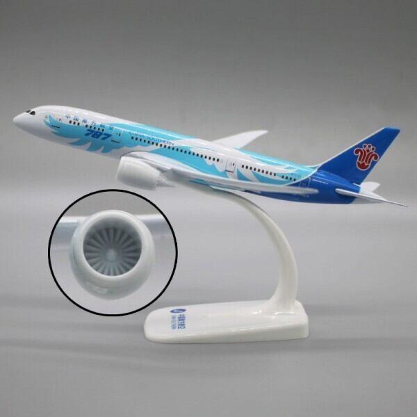 レア！★中国・南方航空 ★飛行機模型　1:400スケール　ボーイング 787型機　日本未発売品！