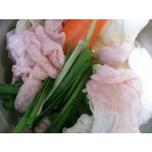 もつ鍋なら大分県産脂なし豚・牛ブレンドホルモン（５００ｇ入）市販のもつ鍋スープ付き