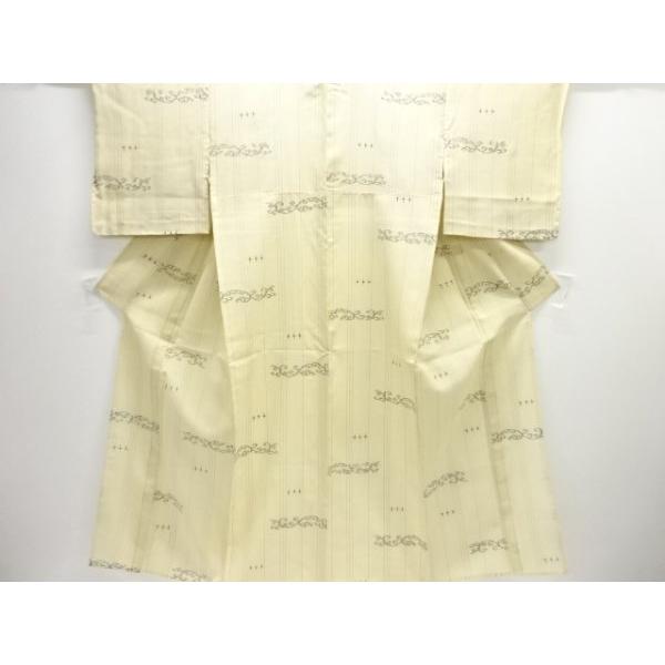 ys7715353;  紗紬　縞に唐草模様織り出し着物【アンティーク】【着】