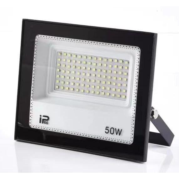 50W IP66防水 LED 投光器 作業灯 8000LM フラッドライト 省エネ 高輝度 アース付...