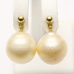 南洋白蝶真珠パールピアス ケシ 9mm ホワイトカラー K14WG製 : 真珠