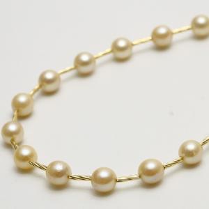 南洋白蝶真珠パールルース ケシ 片穴 14×11mm ホワイトカラー : 真珠