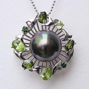 本真珠南洋黒蝶真珠　ドロップ形大粒　グリーン虹色18金ヒートン　BEN180 本真珠南洋黒蝶真珠 ドロップ形大粒 グリーン虹色18金ヒートン BEN180