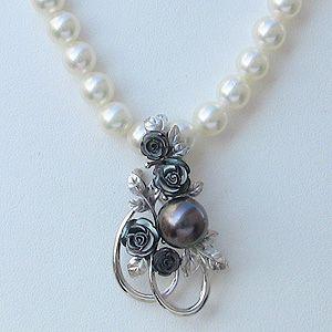 ブローチ 花 パール ブローチ 真珠 ブラック...の詳細画像1