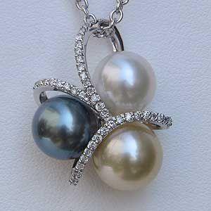 南洋白蝶真珠 タヒチ黒蝶真珠 k18 ペンダントネックレス ダイヤモンド  