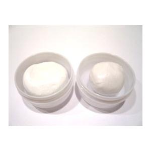 シャイニーグルー・クリスタル　日本製のエポキシ樹脂粘土。グルーデコに最適。硬化剤が硬めです