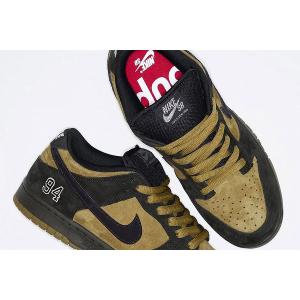 NIKE HQ8487-300 Nike SB × Supreme Dunk Low Pro OG QSグリーン