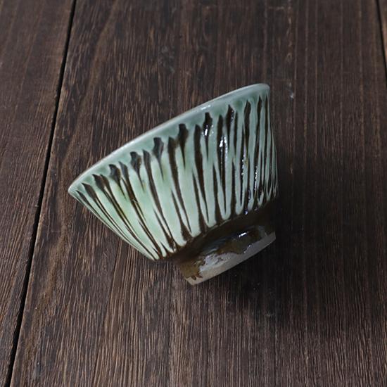 盃 おちょこ 小鹿田焼 坂本工窯 飛び鉋 緑 酒器 民藝 和食器 日本製 手仕事 直径8cm