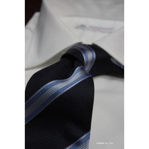 ネイビーにブルーのストライプタイ。イタリアのBARCA社のテキスタイルをイタリア縫製で。｜shop-kinkodo