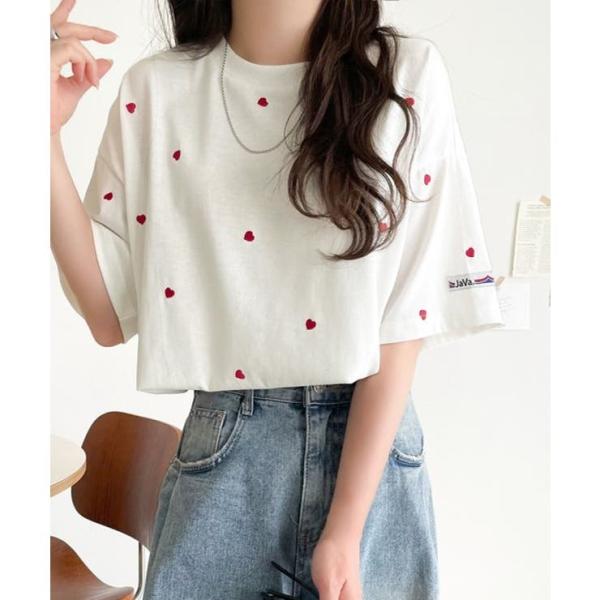 《JaVaジャバコラボ》春夏のカジュアルに、大人の“可愛い”をプラス。ミニハート刺繍Tシャツ（半袖）