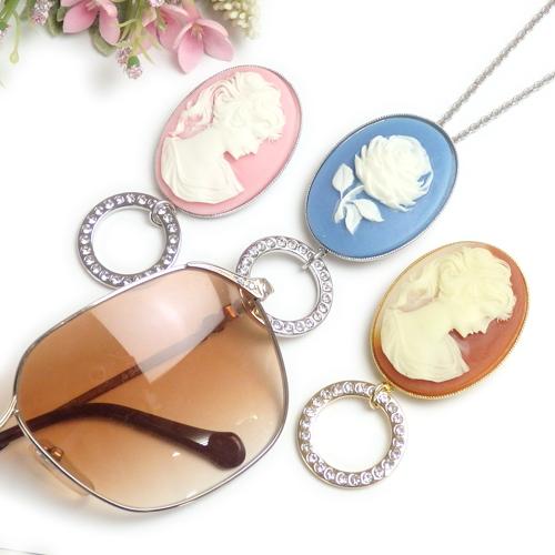 メール便 メガネホルダー ブローチ ネックレス グラスホルダー 2WAY 樹脂 カメオ 眼鏡ホルダー...