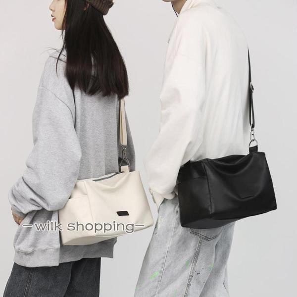 ショルダーバッグ スクエア ユニセックス