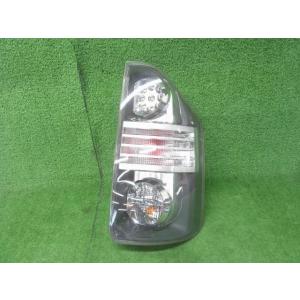ヴォクシー ZRR70/75 右テールレンズ　81550-28593 ア502 ヴォクシー ZRR70/75 右テールレンズ 81550-28593 ア502