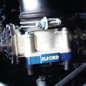 明和 エルフォード スロットルスペーサー 200系ハイエース（2.7L