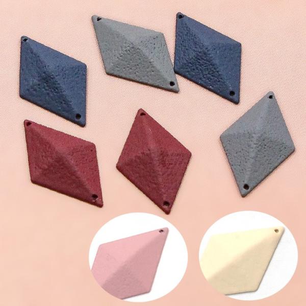 【新色追加】メタル カラーコートパーツ 菱型 折線(サンド加工） 2穴 23mm | ビーズ パーツ...