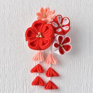 京ちりめん つまみ細工 彩花ブローチ 赤 | つまみ細工