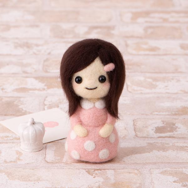 ハマナカ フェルト羊毛でつくる かわいいおんなのこ 黒髪のおんなのこ H441-598 ／ 樹 mi...
