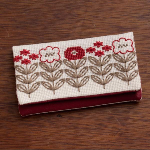 刺繍　キット　COSMO（ルシアン）　地刺しキット カードケース 赤い花のサンプラー