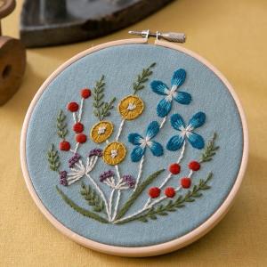 マカベアリスさんの植物刺繍キット 野の花の刺繍フレーム Kahki : 手芸