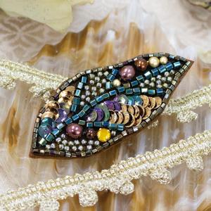 K.omonoさんの刺繍アクセサリーキット hanabatake ブローチ