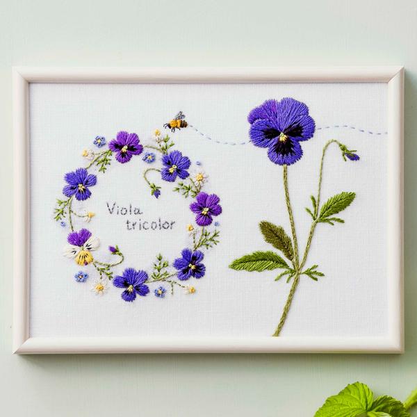 青木和子 お庭のスケッチブック ビオラのリース No.542211 ／ コスモ 刺繍キット フレーム...