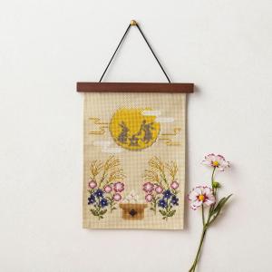 クロスステッチ花の刺繍アート作品 アンティーク風 木製フレーム　金鳳花 クロスステッチキット 12ヶ月の小さな花風景(2月 梅と小鳥