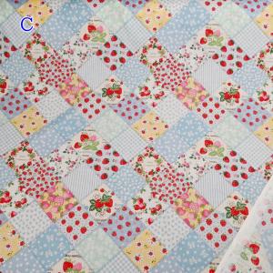 セール品 シーチング生地 いちごのパッチワーク柄 ピンク  