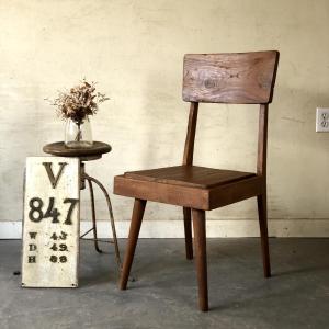 V-847◆W43×D49×H88 木の質感漂う チーク材のアンティークチェアー ビンテージ  cafe 店舗什器 木製椅子 stk｜shutoka