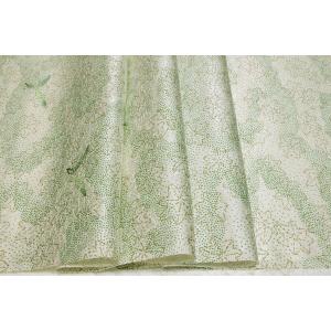 シルク　綸子（リンズ）　白系の地色に雲取り�