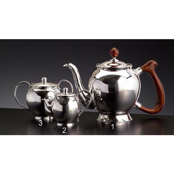 磨き上げられたシルバーの輝き純銀製ティーポット