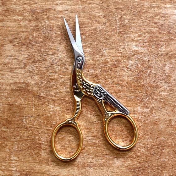 イタリア製 刺繍はさみ こうのとり 糸切り はさみ 裁縫 手芸 刺繍 鋏 ハサミ おしゃれ かわいい...