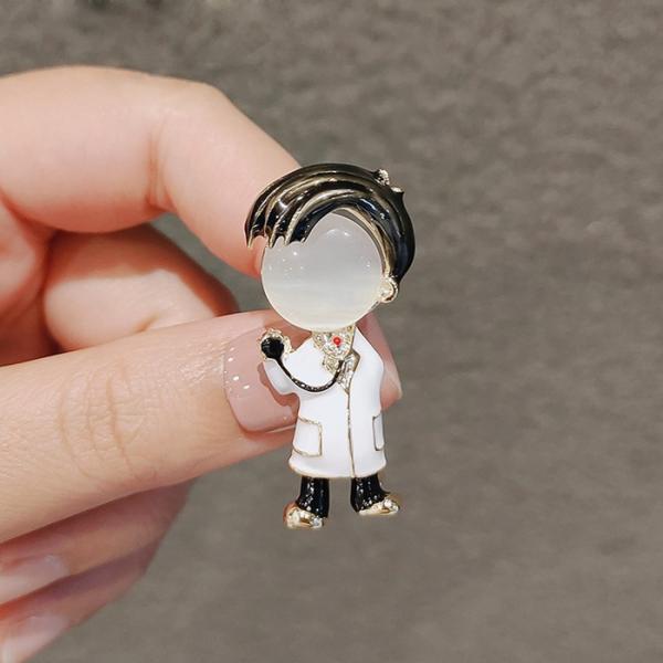 お医者さんブローチ 医者小型ブローチ ファッション 気質 可愛い キルトピン パーティー 普段着 お...